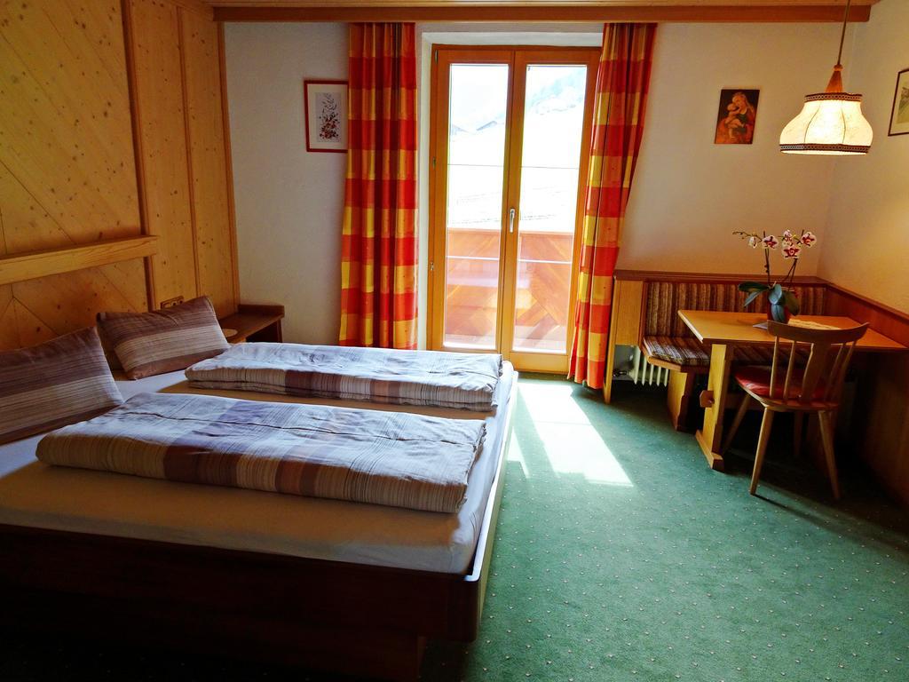 Haus Christina Hotel Trins Eksteriør billede
