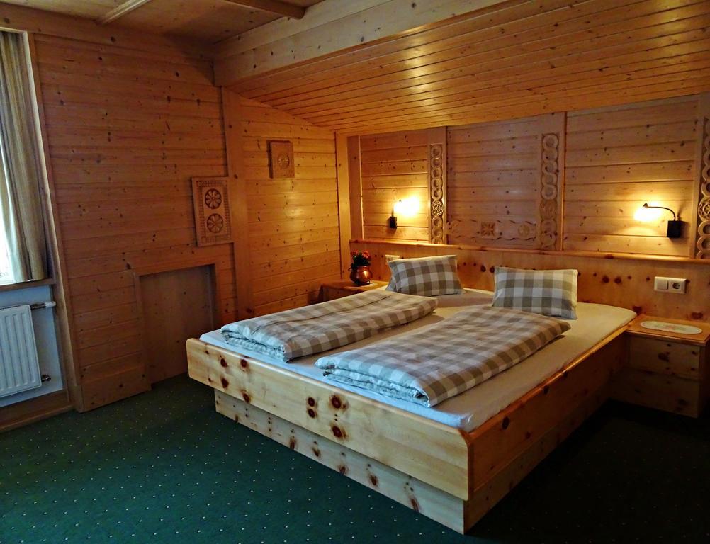 Haus Christina Hotel Trins Eksteriør billede